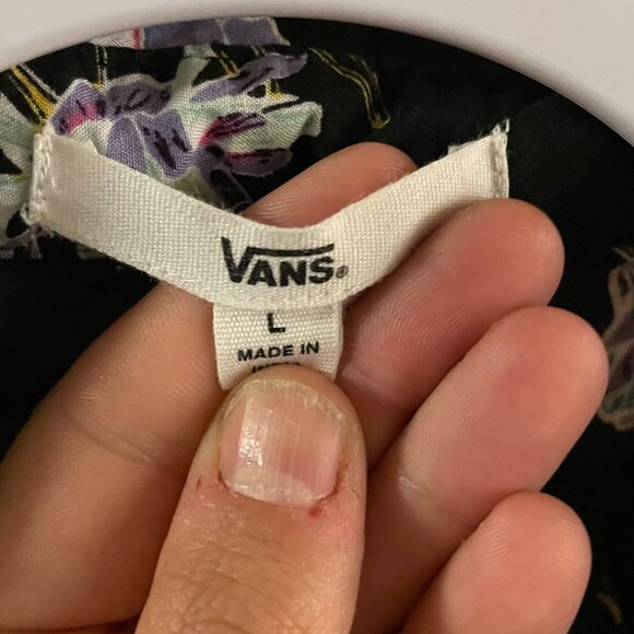 VANS Crop Top Womens Black Purple Floral Print Button Down Cabbie Shirt (L) - Picture 2 of 3